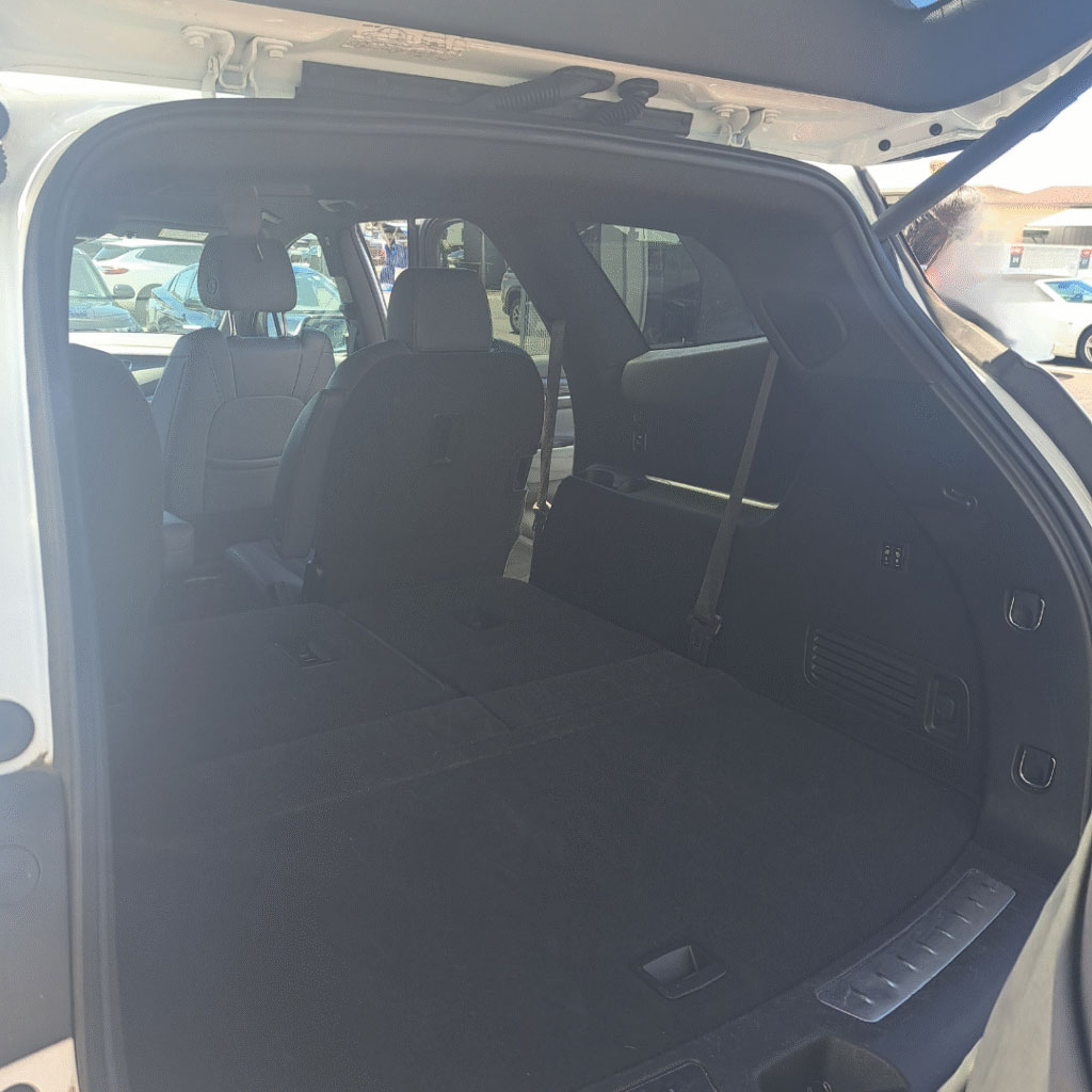 ハワイ島 コナ空港フルサイズSUV トランク