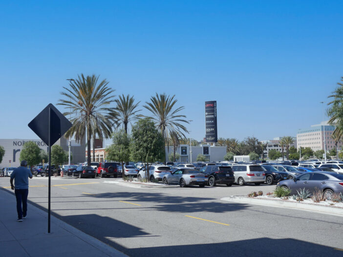 Orange Outlets Parking