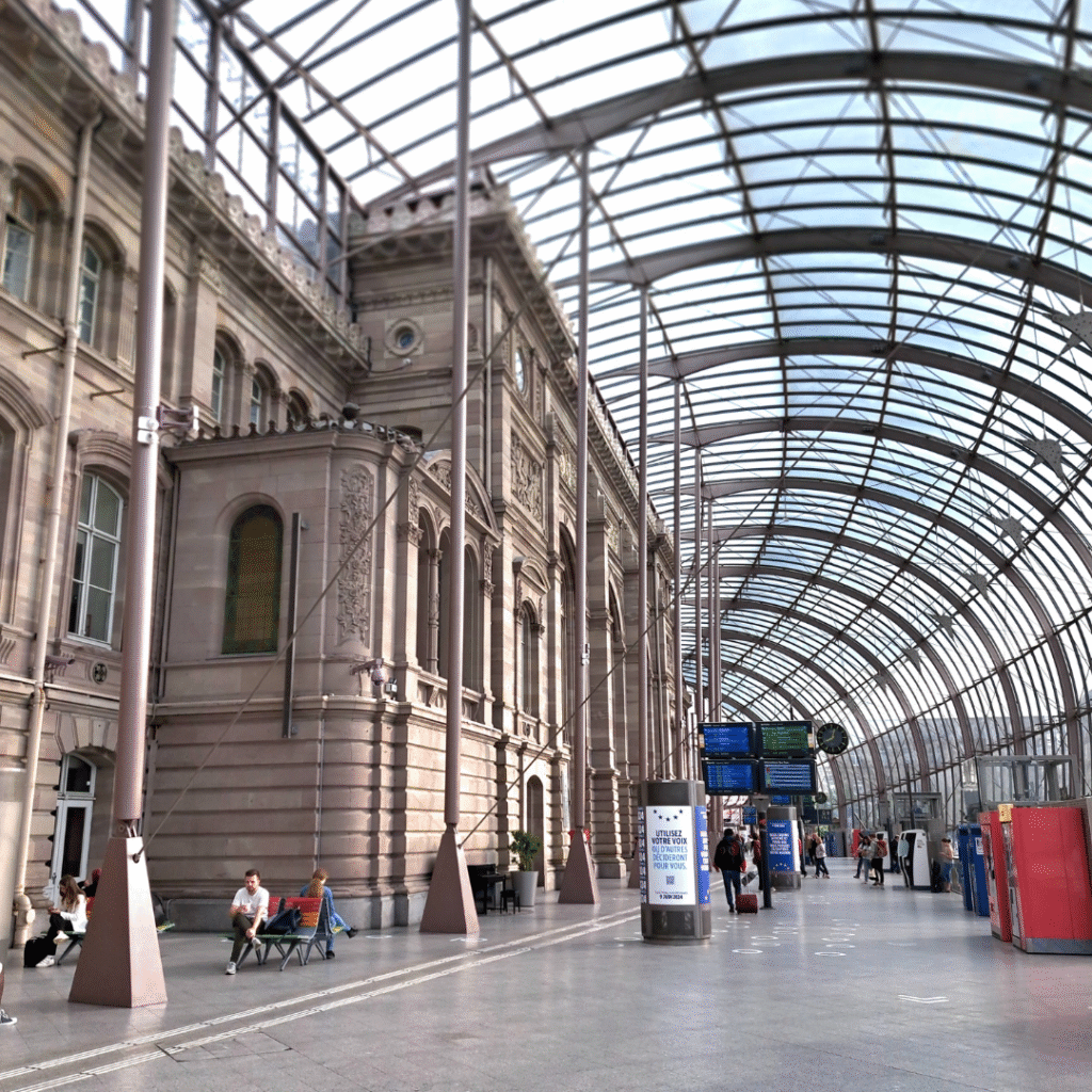 フランス・ストラスブール中央駅AVIS