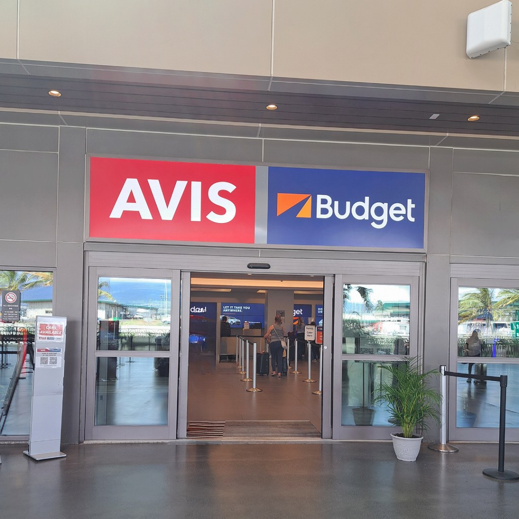 AVISレンタカー カフルイ空港営業所