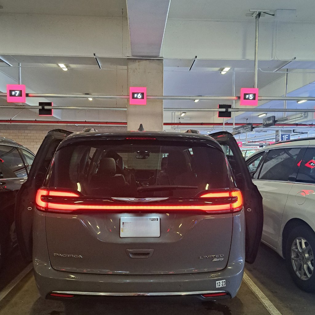 AVISレンタカー カフルイ空港営業所 レンタルした車