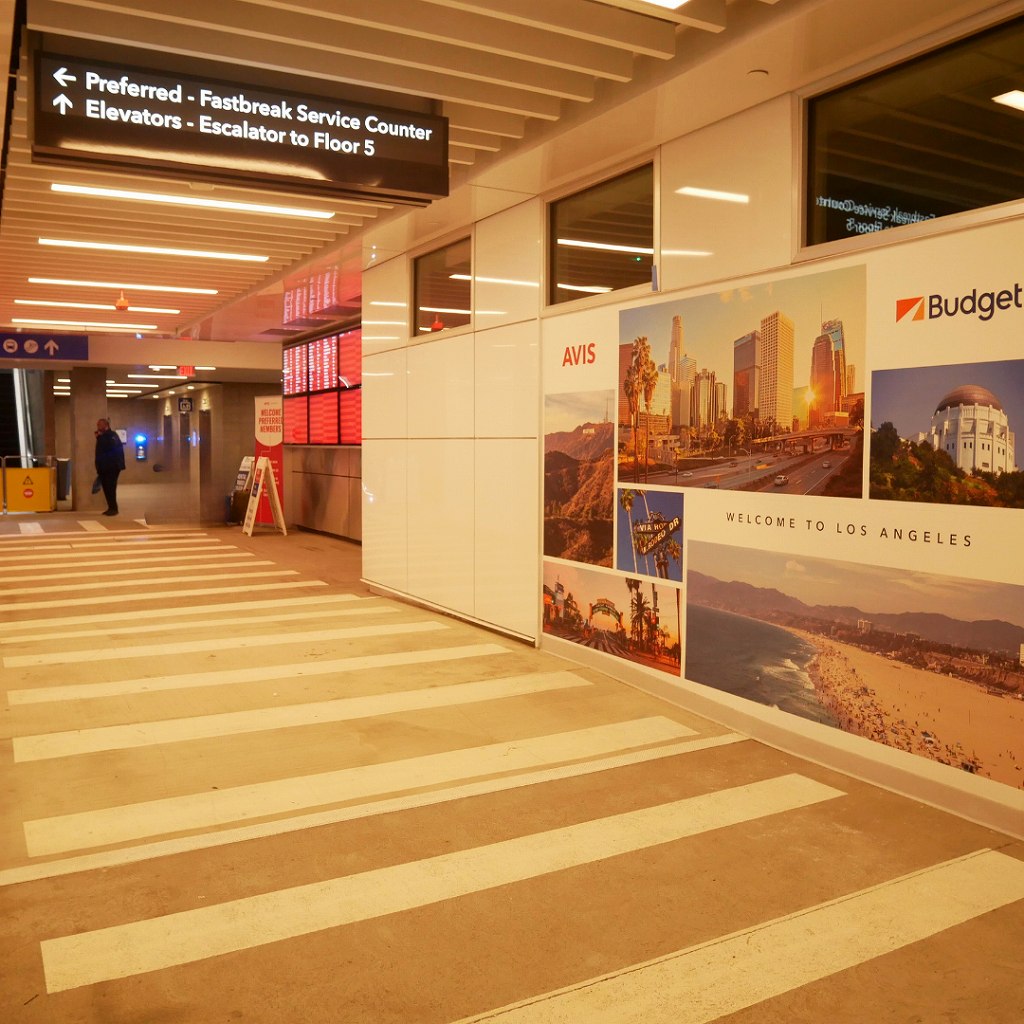 エイビスレンタカー ロサンゼルス空港 プリファード会員の方はこちらへ